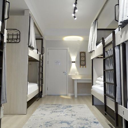 Compass Hostel ビシュケク エクステリア 写真