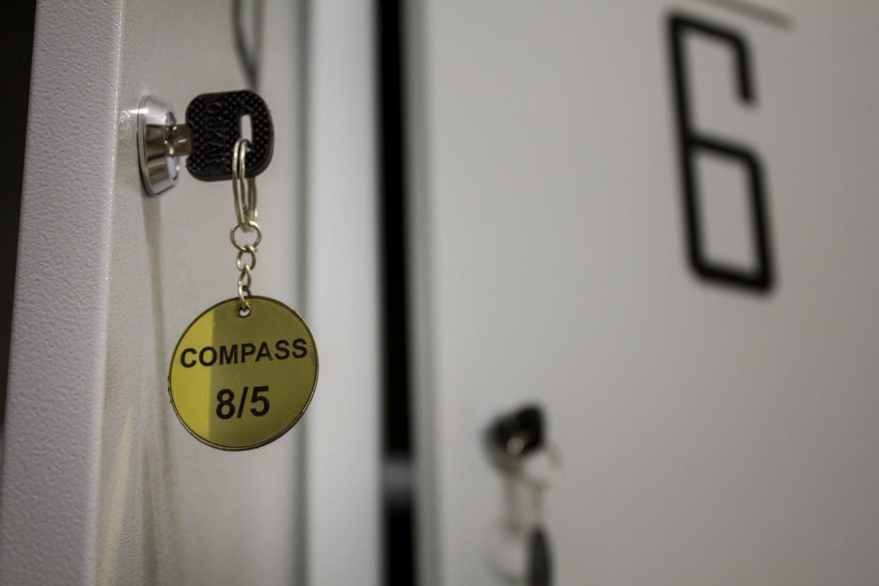 Compass Hostel ビシュケク エクステリア 写真