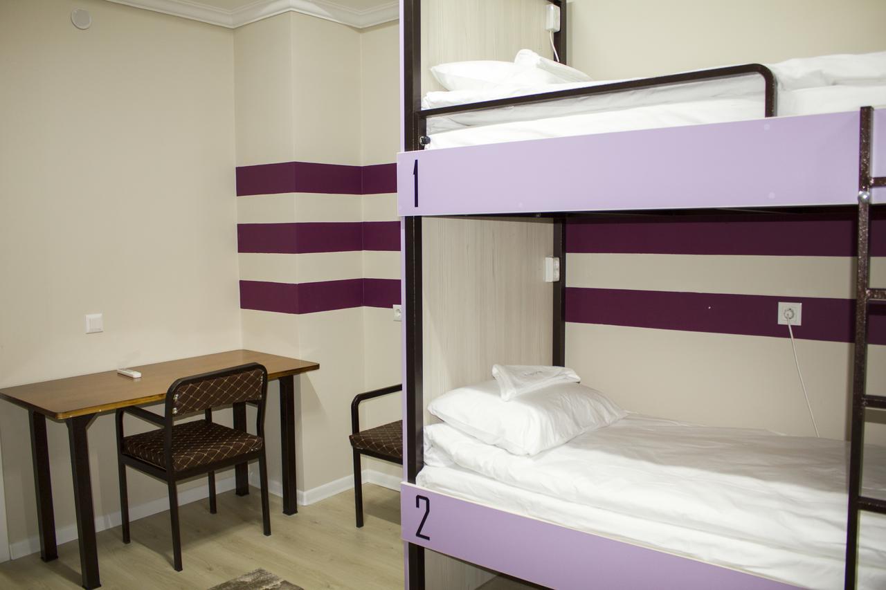 Compass Hostel ビシュケク エクステリア 写真