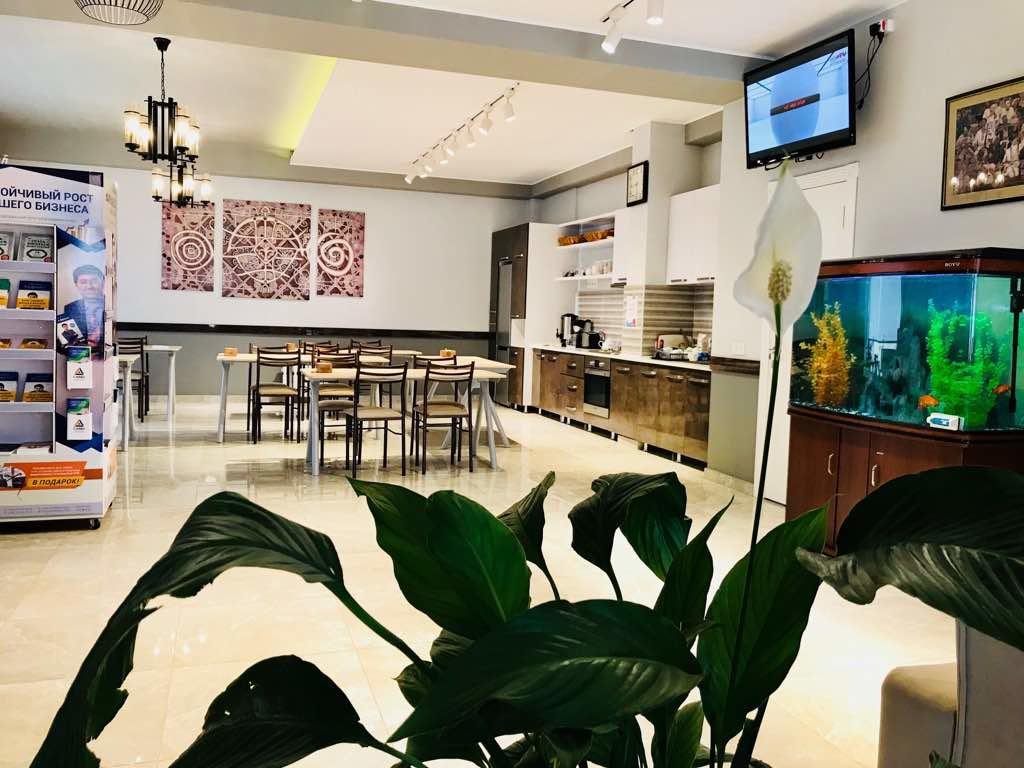 Compass Hostel ビシュケク エクステリア 写真