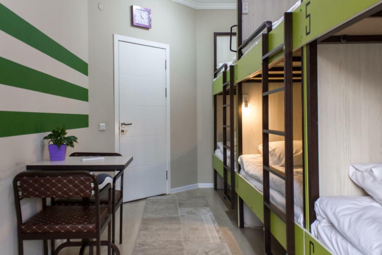 Compass Hostel ビシュケク エクステリア 写真